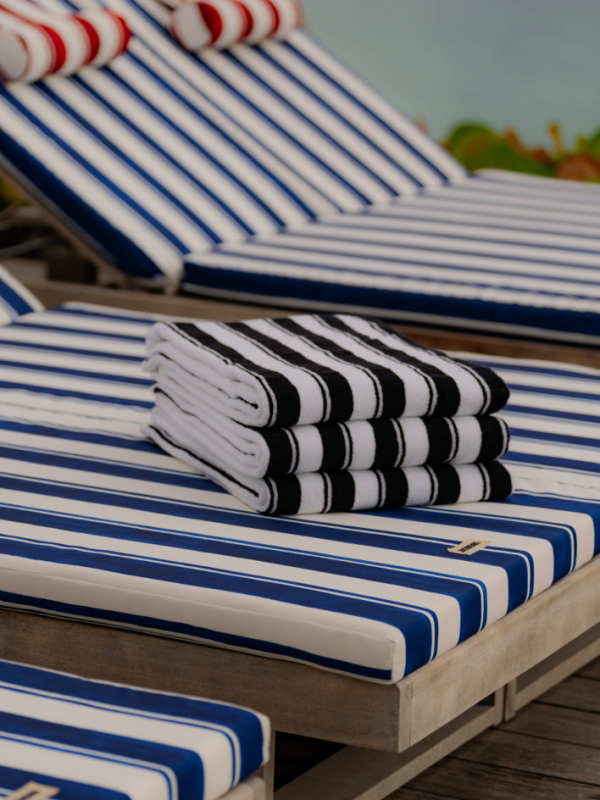 Jacquemus Striped Pool Towel - Black